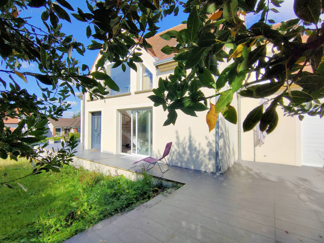 Maison à SAINT-REMY-LES-CHEVREUSE