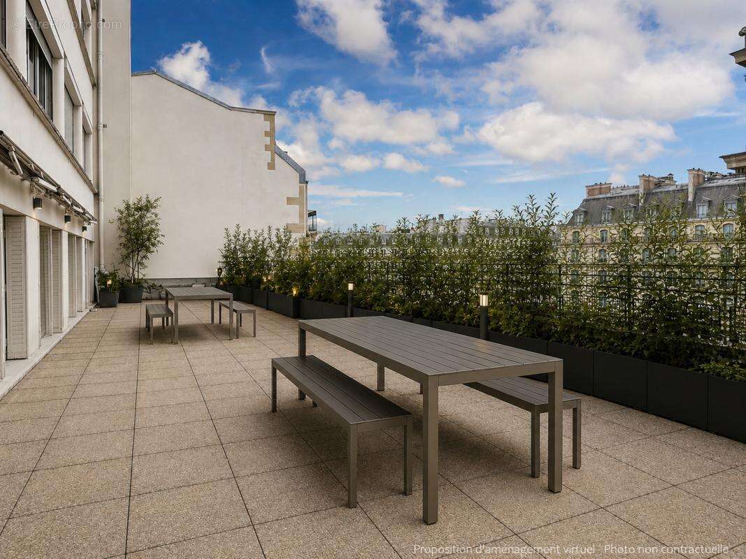 Commerce à PARIS-9E