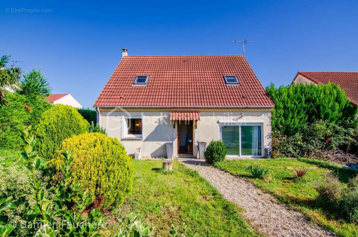 Maison à VARENNES-SUR-SEINE