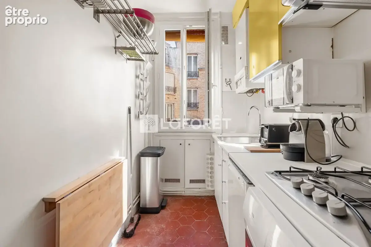 Rue de Lévis - Deux pièces - Etage élevé - Belle copropriété - photo 2