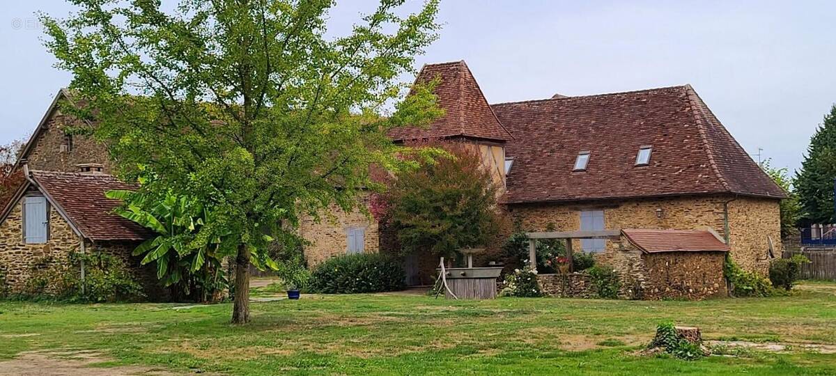 Maison à SAINT-YRIEIX-LA-PERCHE