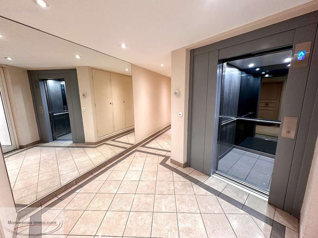 Appartement à MANDELIEU-LA-NAPOULE