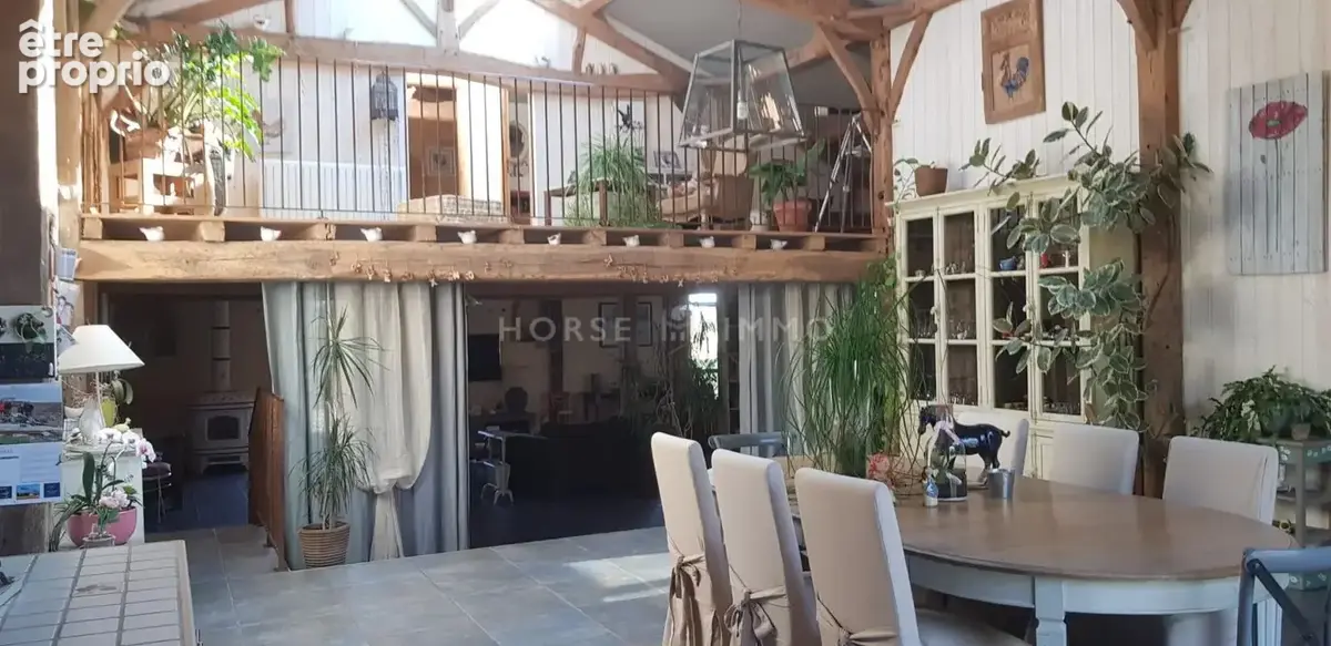 Propriété de caractère de 9 hectares - deux habitations - photo 4