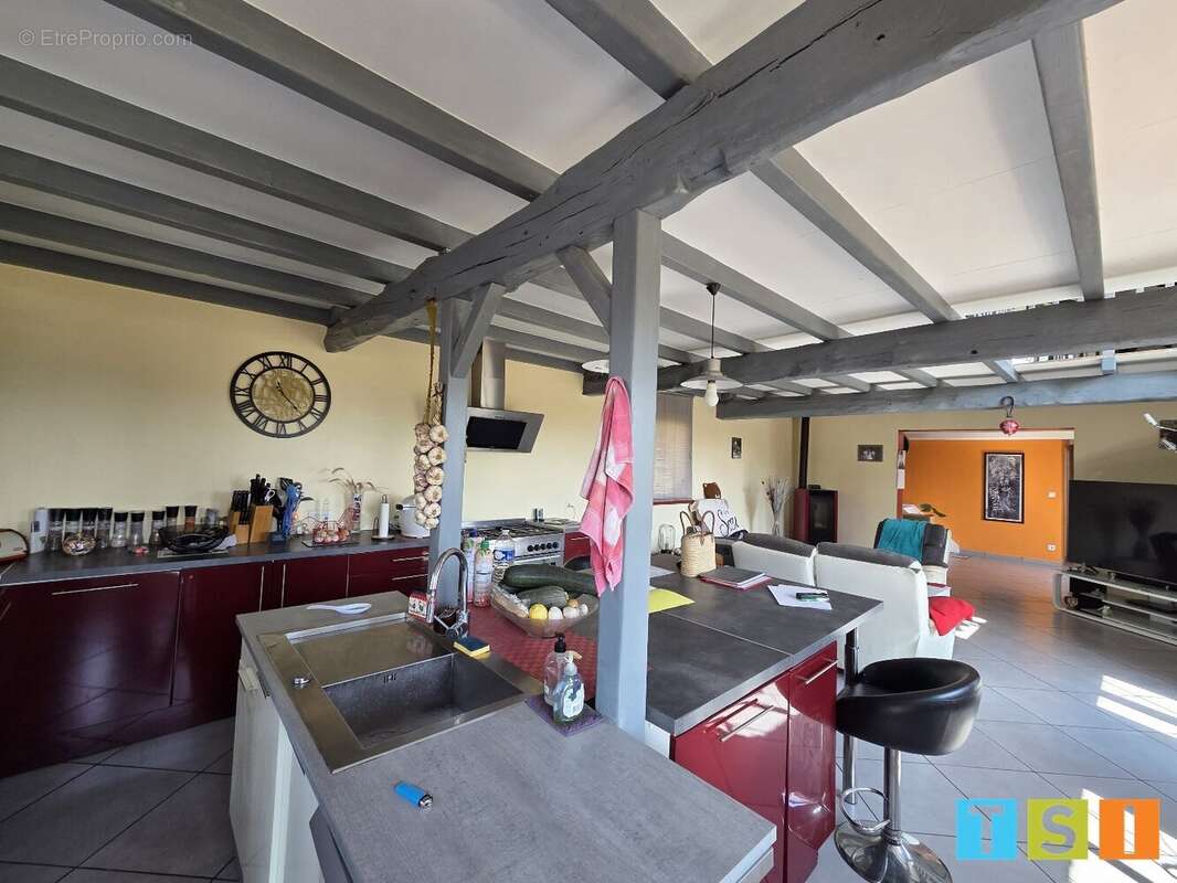 Corps de ferme à finir de rénover de 177 m² sur 1,09 hectare avec vue exceptionnelle sur les Pyrénées - photo 5