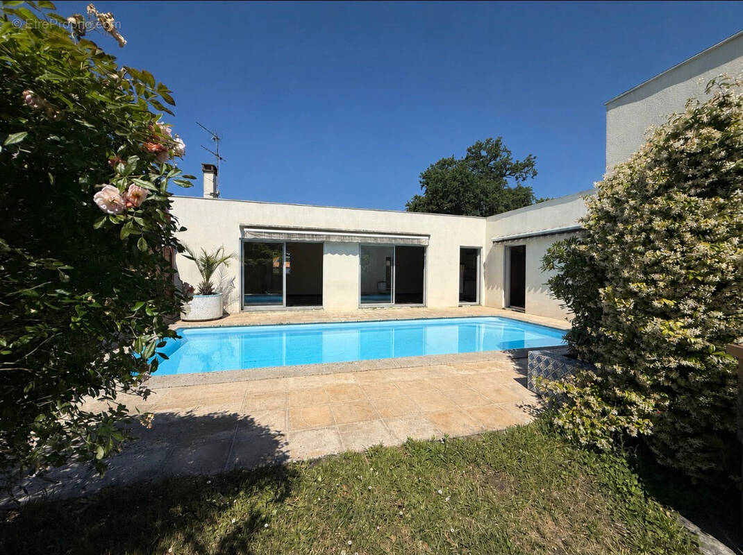 Maison à EYSINES
