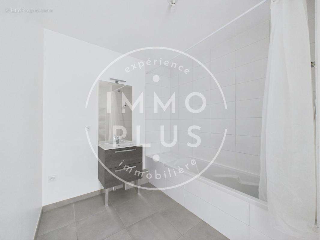 Vente - Appartement - 3 pièces + cuisine - 65,55 m² - 390 000 € - photo 5