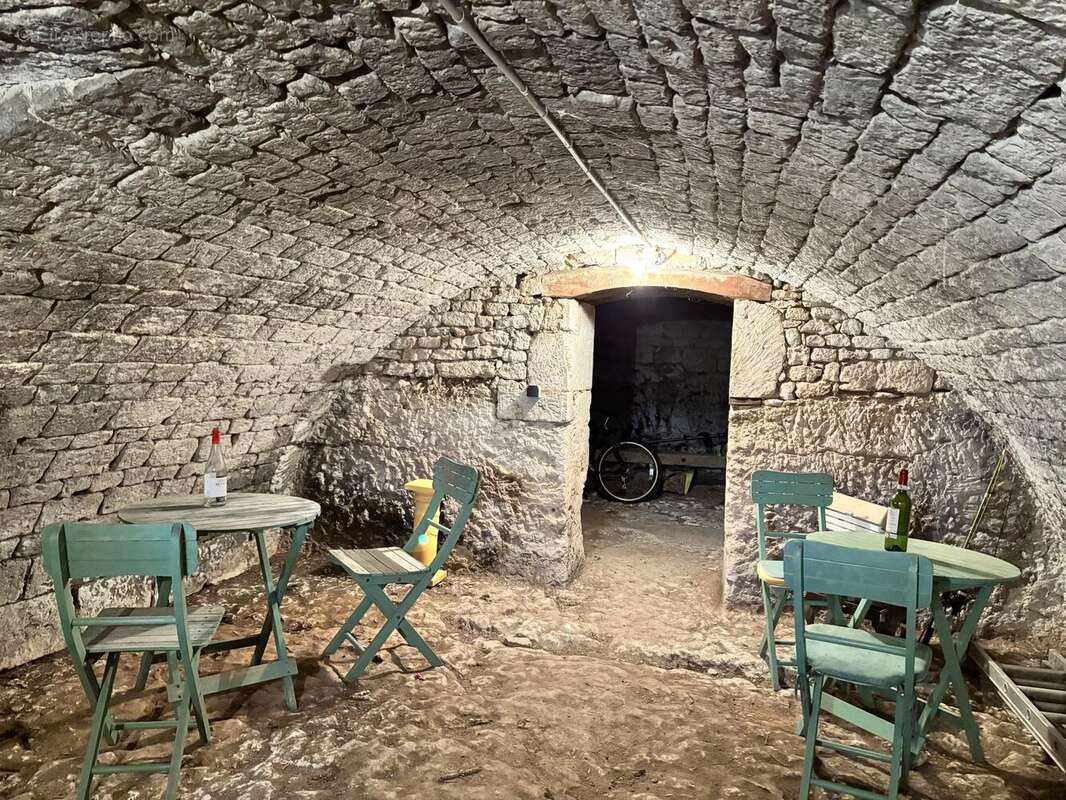 Maison à MONTAIGU-DE-QUERCY