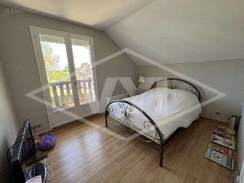 Maison 120 m² à Combs-La-Ville  - photo 7