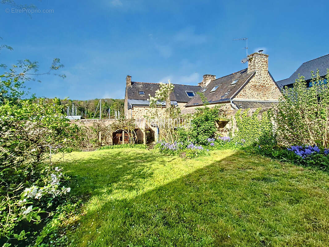 Maison à LA VICOMTE-SUR-RANCE