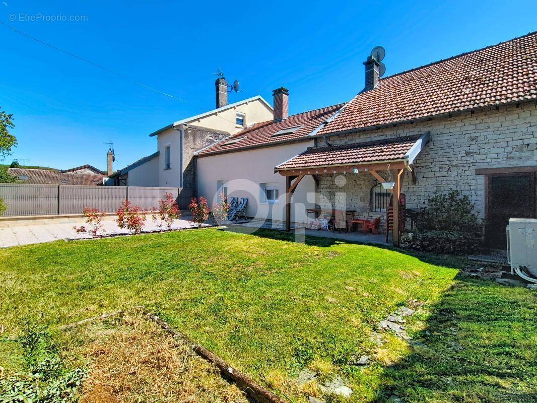Maison à VILLE-SOUS-LA-FERTE