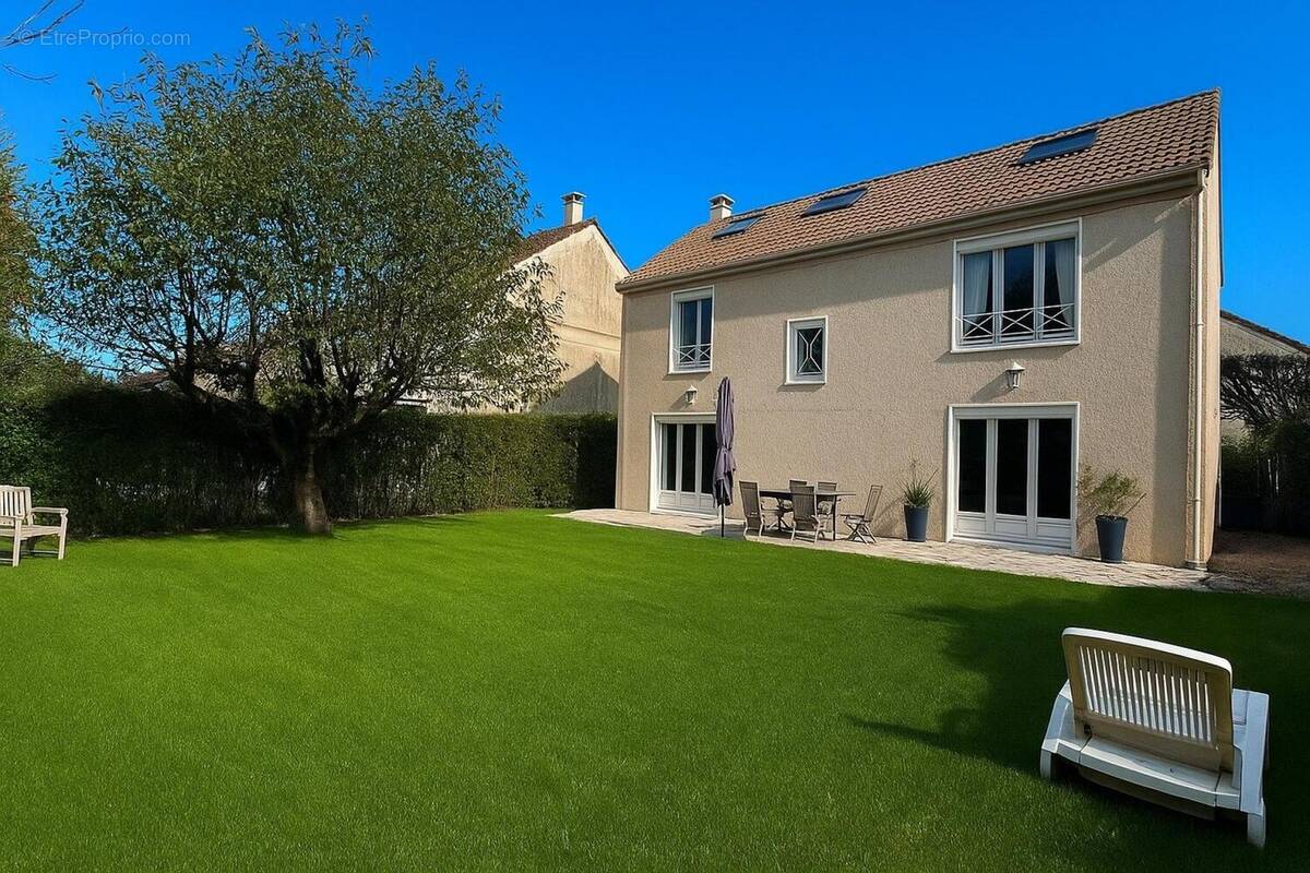 Photo 1 - Maison à CHEVRY-COSSIGNY