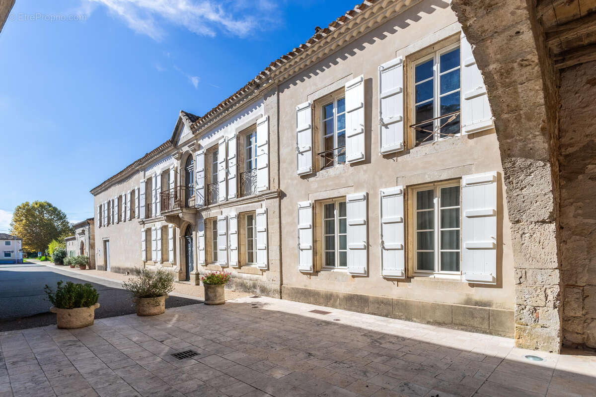 Maison de village avec jardin et garage - photo 5