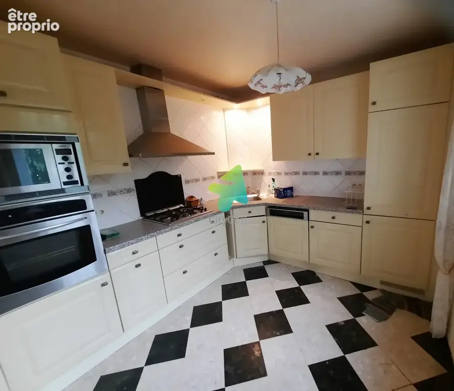 Villa t5 a renover avec jardin et garage - photo 3