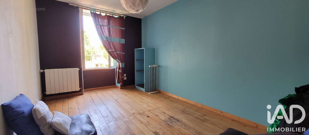Maison 245 m² à Asnieres-La-Giraud  - photo 8