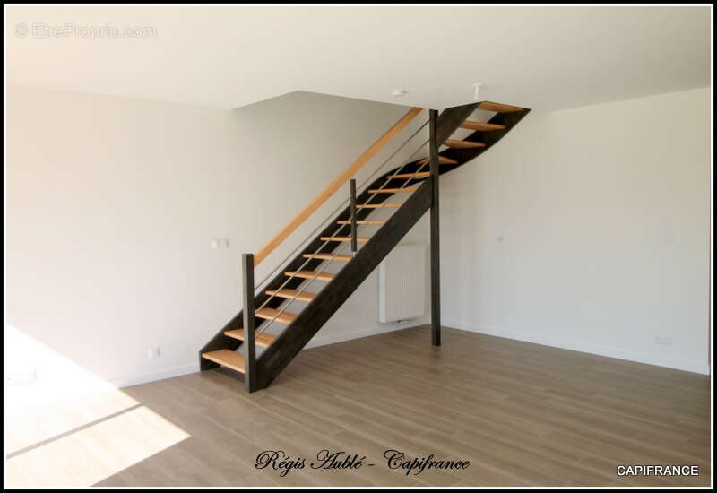 Maison à MONTREUIL-LE-GAST