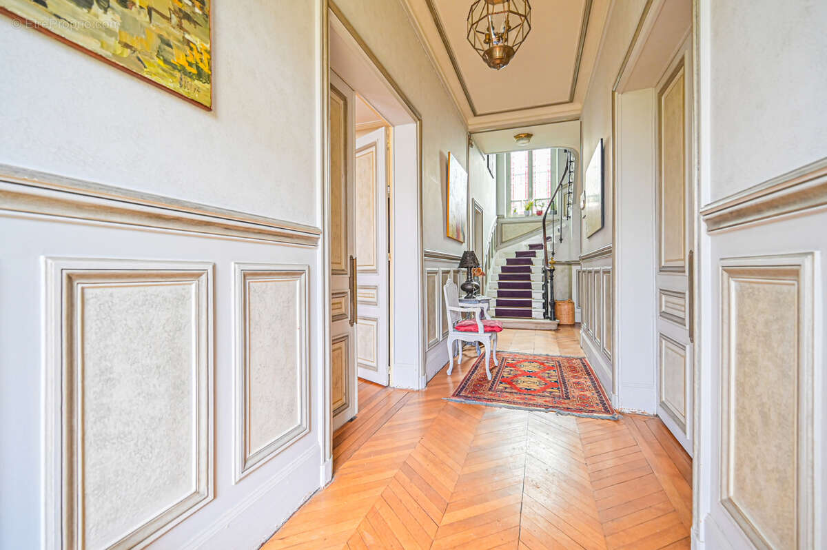 Maison à SAINT-MAUR-DES-FOSSES