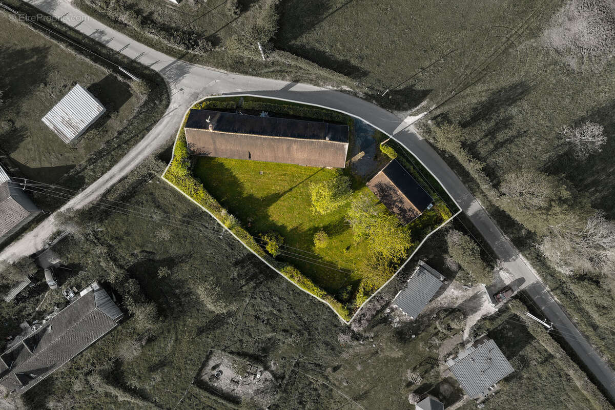 Maison à SUBLIGNY