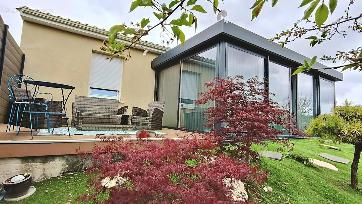 Maison à SAINT-MARTIAL-DE-MIRAMBEAU