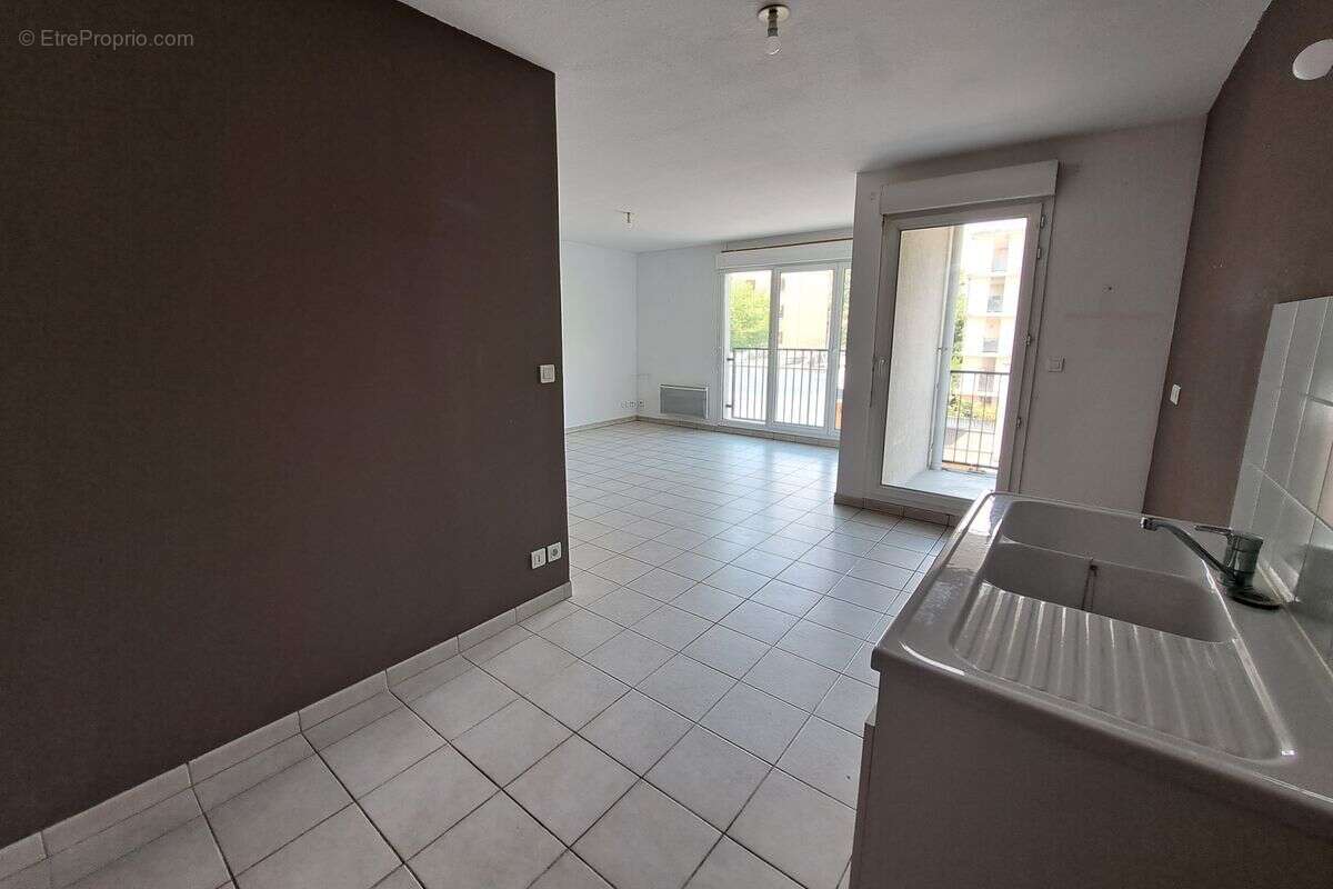 T2 de 53 m² à Vaulx-en-Velin au prix de vente de 115 000 € - photo 3