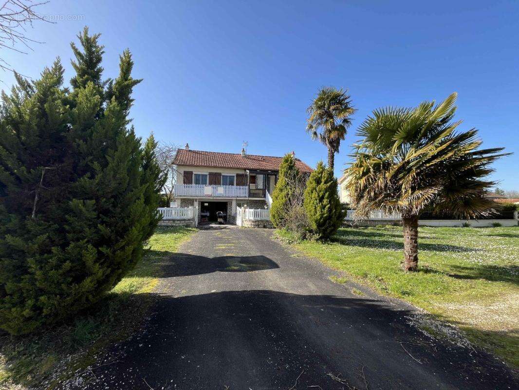 Maison à MAUPREVOIR