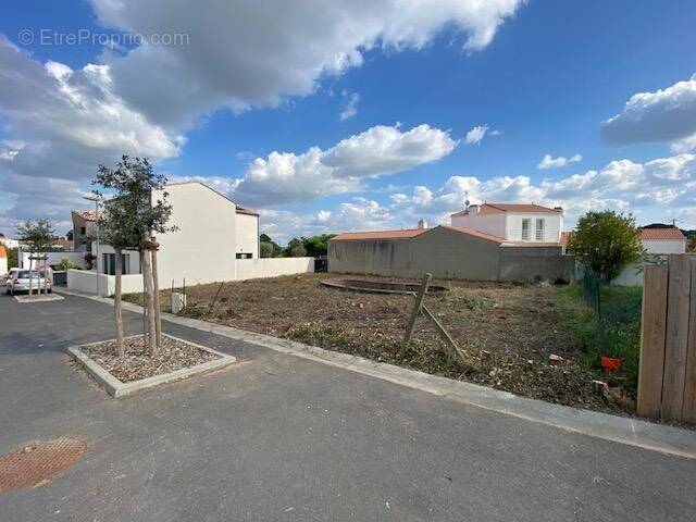 Terrain à LES SABLES-D&#039;OLONNE