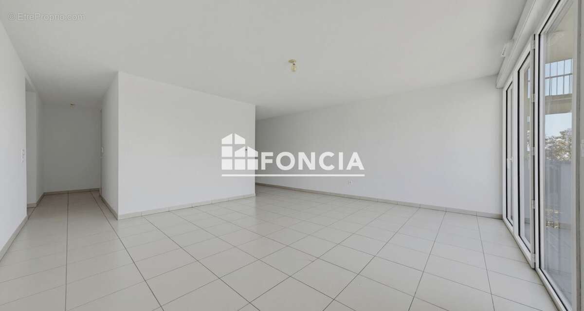 T3 récent avec vue dégagée – 73 m² + parking intérieur – Bassins à Flot - photo 4
