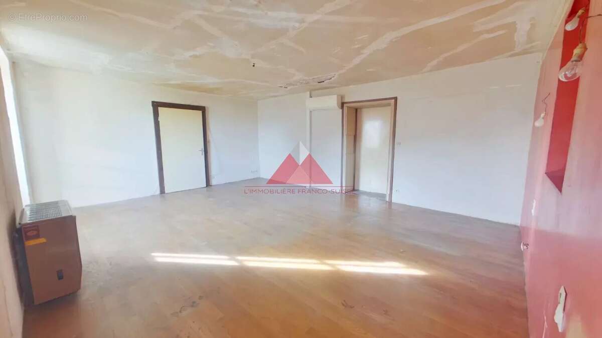 Maison à SAINT-LAURENT-LA-ROCHE