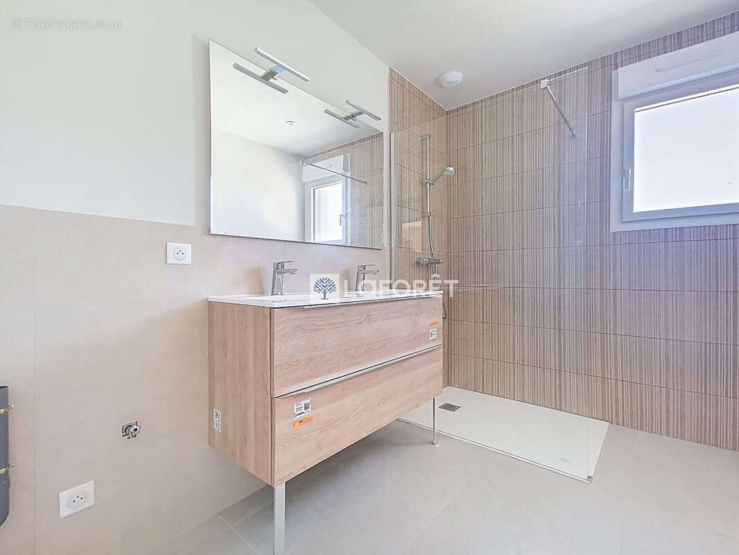 Maison à SAINT-PRIVAT-DU-FAU