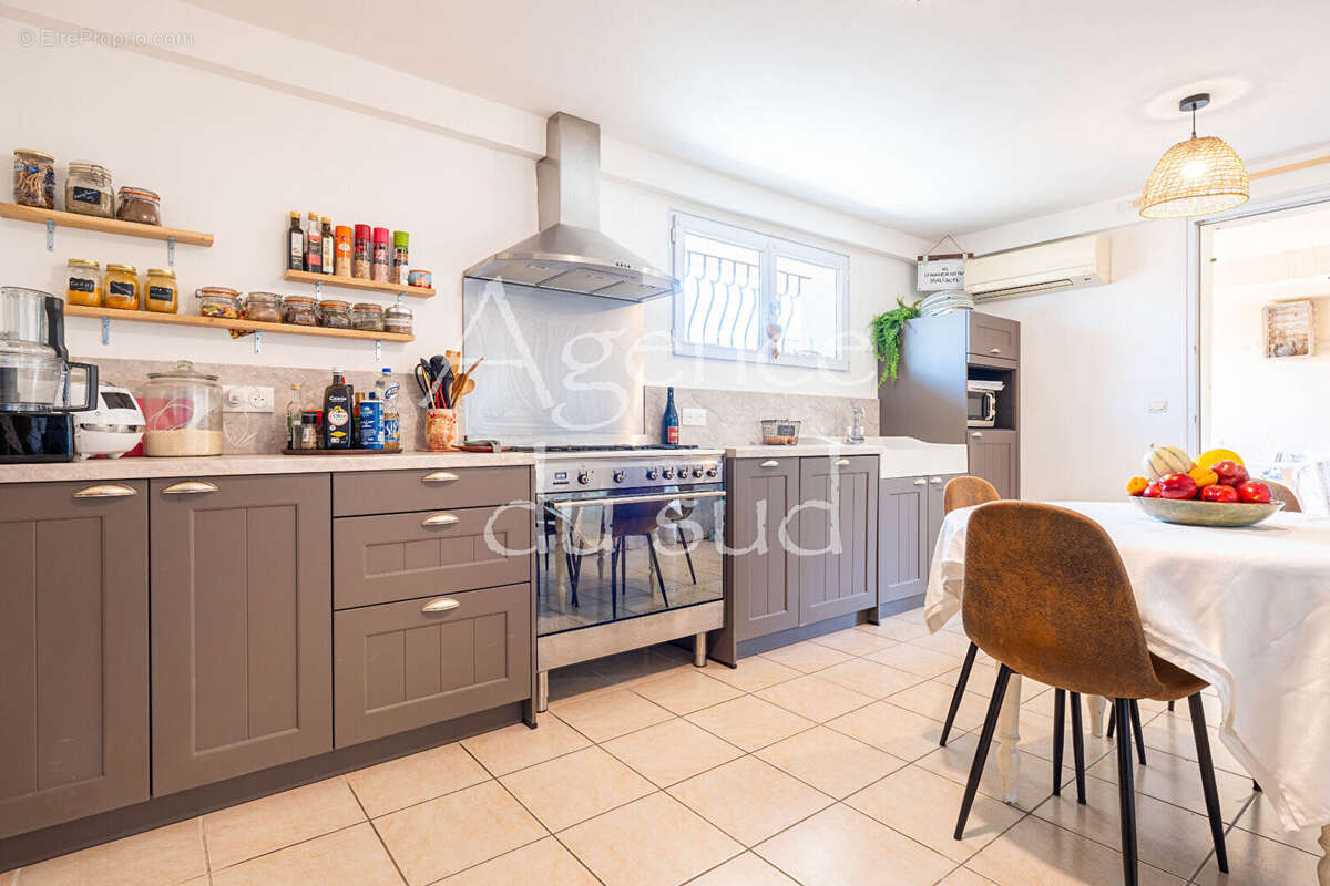 Maison à CADOLIVE