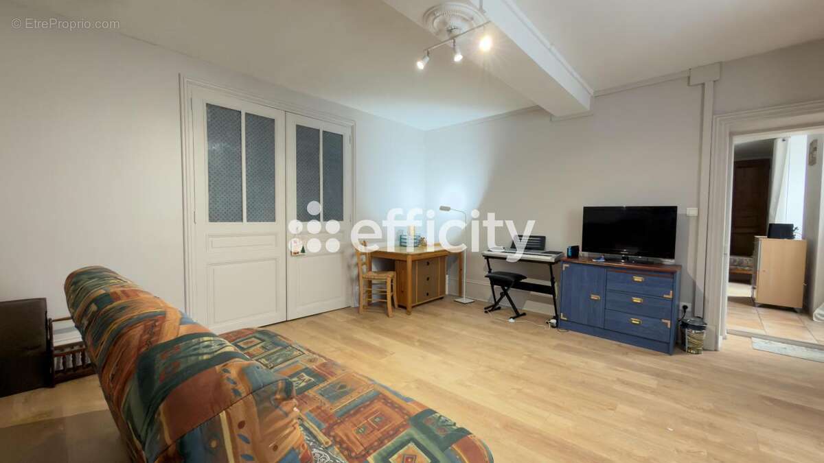 Maison à MORAS-EN-VALLOIRE