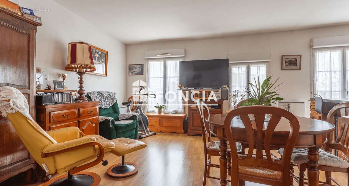 Appartement à MORANGIS