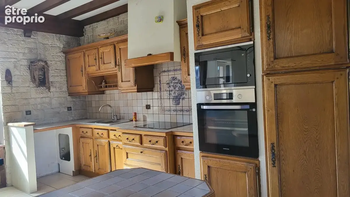 Maison 138 m² à Romaneche-Thorins  - photo 2