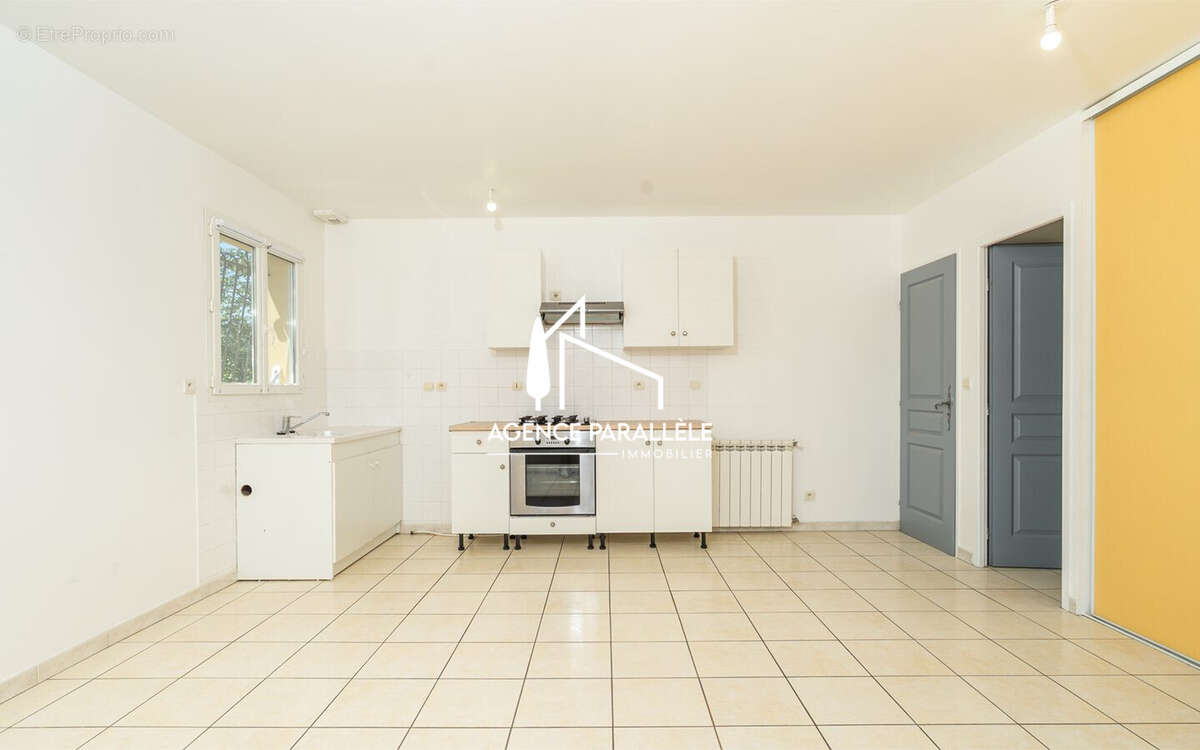 Appartement à L'ISLE-SUR-LA-SORGUE