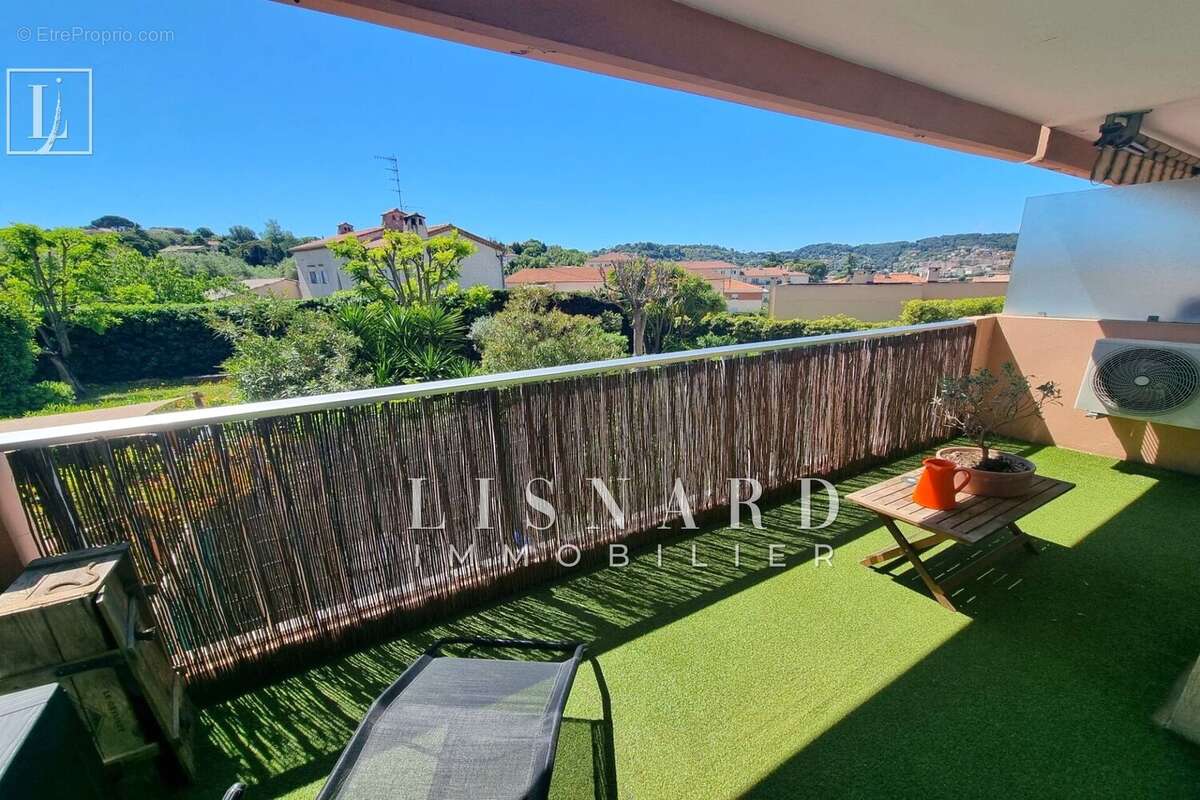 Appartement à VALLAURIS