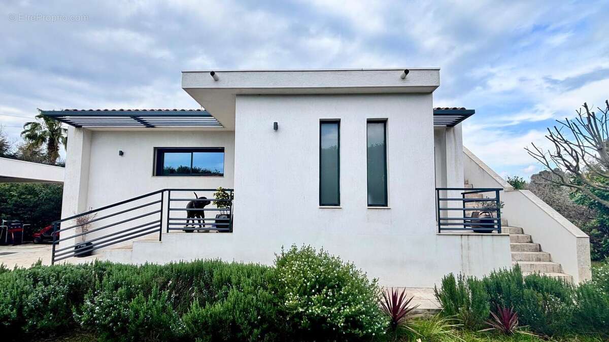 Photo 9 - Maison à FREJUS