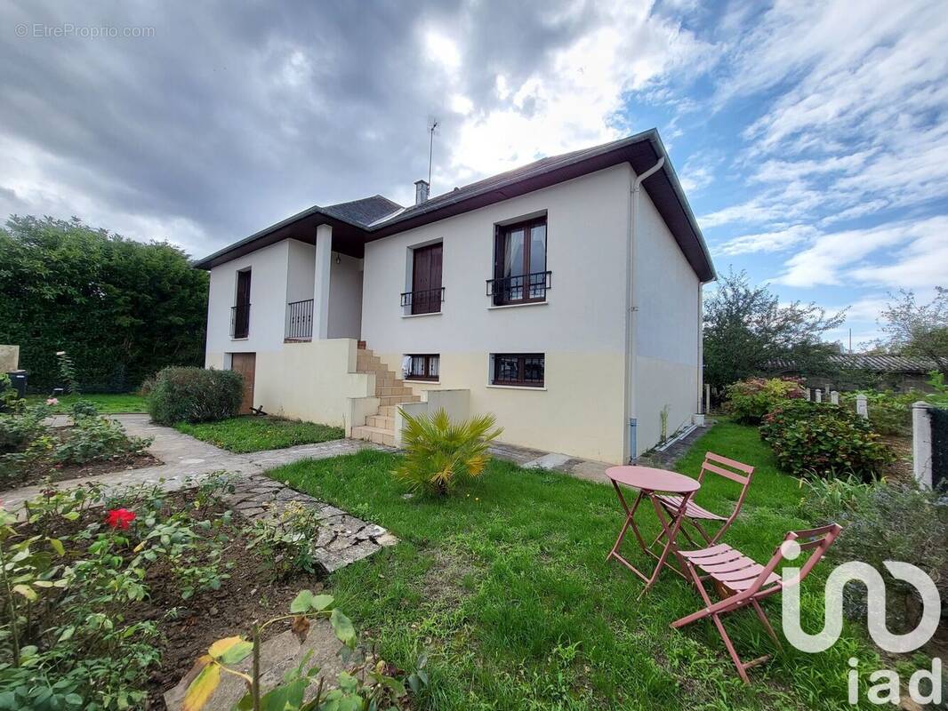 Photo 1 - Maison à CHATELLERAULT