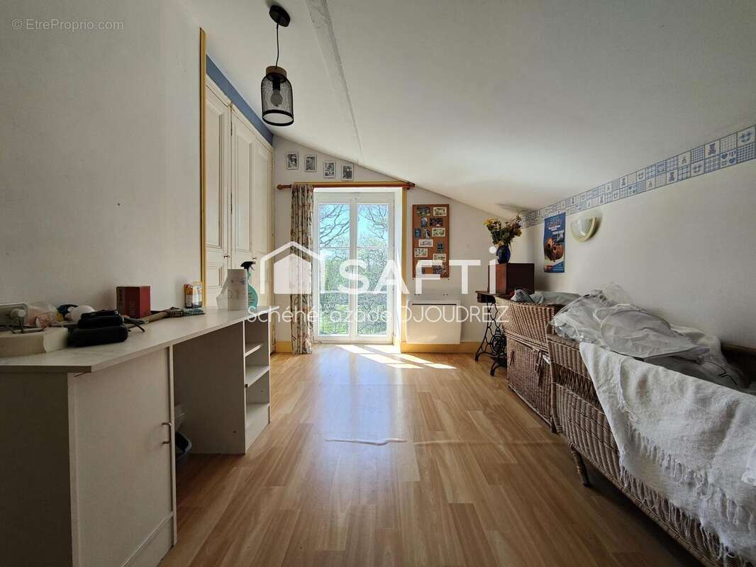 Photo 5