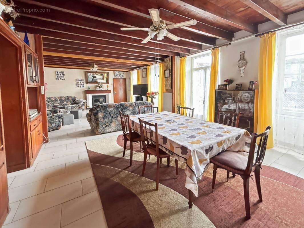 Maison à SAINTE-RAMEE