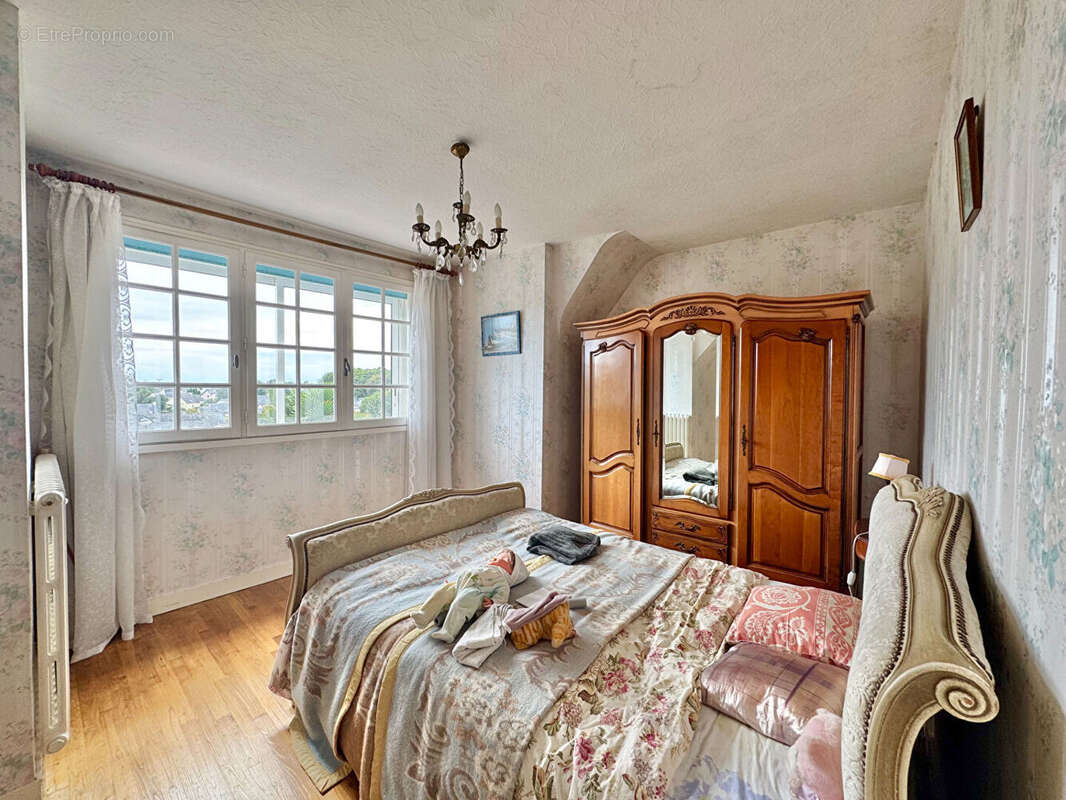 Maison à vendre à Guidel 3 chambres grand terrain proche commodités - photo 4