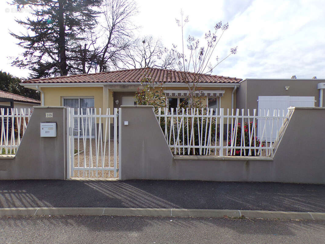 Maison à HAGETMAU
