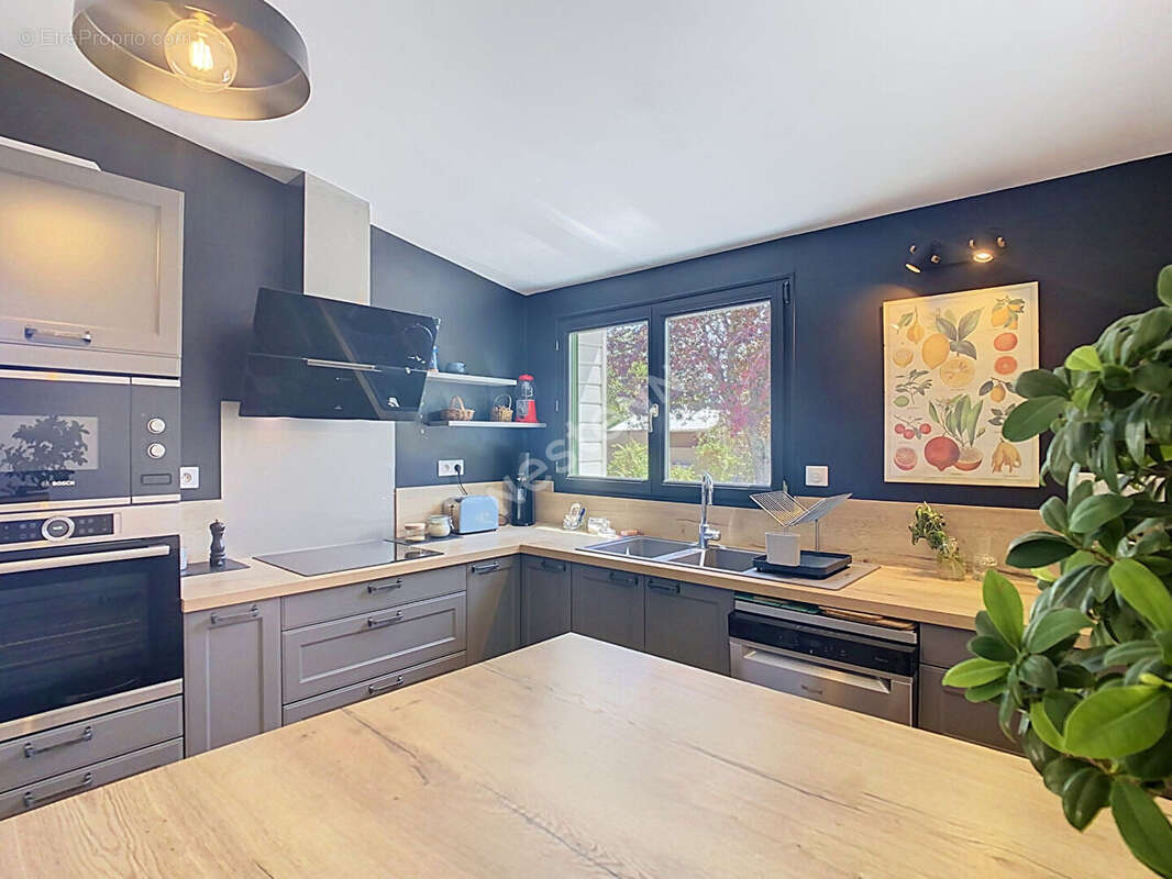 Maison à vendre à Vallet à 1min des commodités, à 1min de l'axe Nantes-Cholet, à 30min de l'aéroport de Nantes atlantique, à 5mi - photo 9