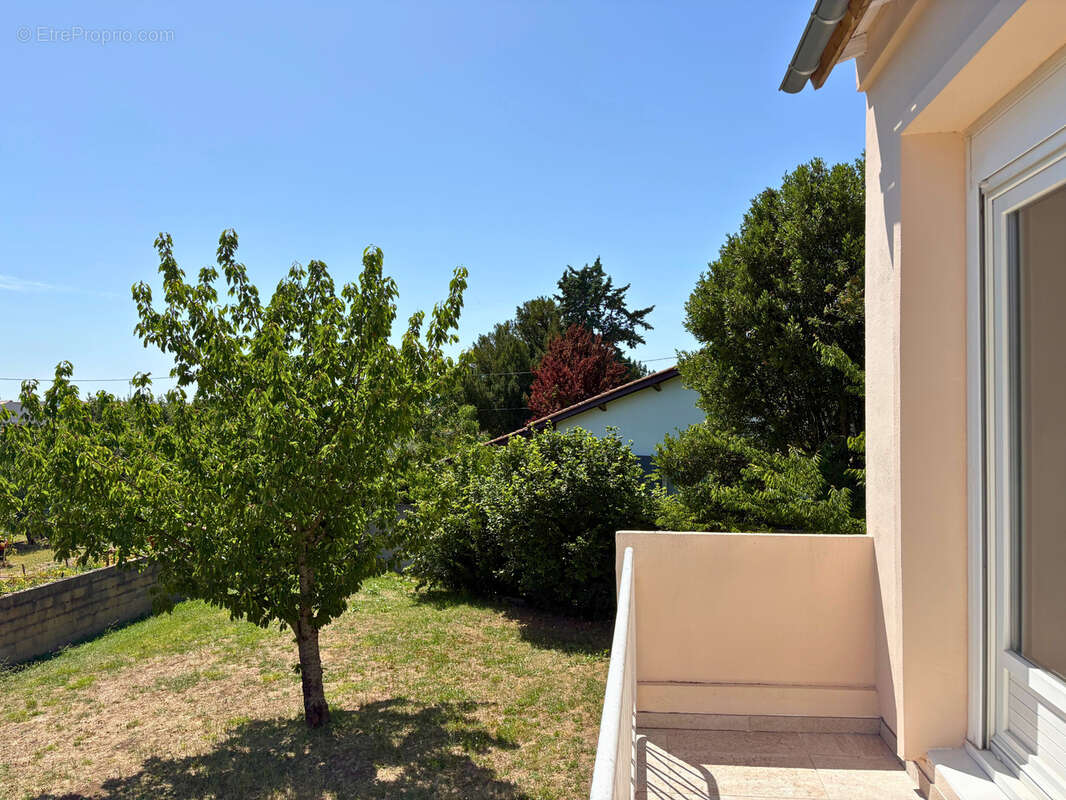 MAISON RÉNOVÉE avec jardin et garage, dans le quartier des Vauzelles à Cognac - photo 18