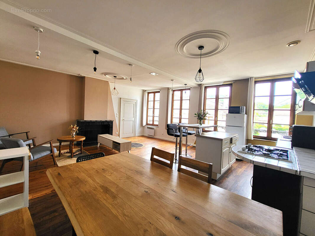 Noveant sur Moselle - Vaste 3 pièces - 1 chambre - 1 cave - 1 place de stationnement privatif - photo 3