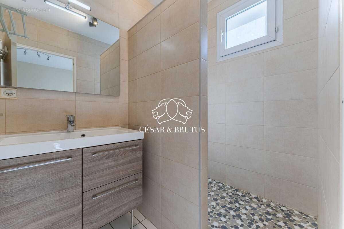 Appartement à LYON-9E