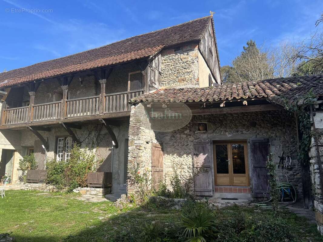 Maison à SAUVETERRE-DE-BEARN