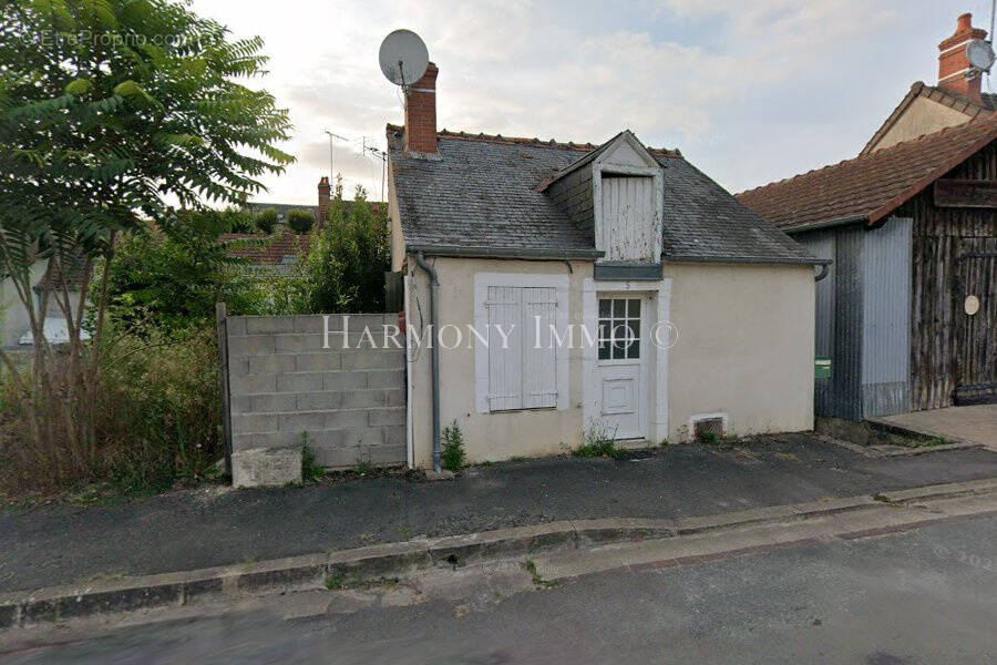 Maison à DUN-SUR-AURON