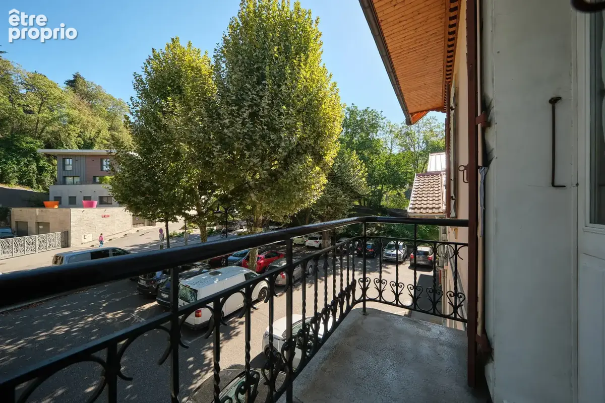Annecy   Faubourg des Balmettes  T3 de caractère avec terrasse aux portes de la Vieille Ville - photo 8