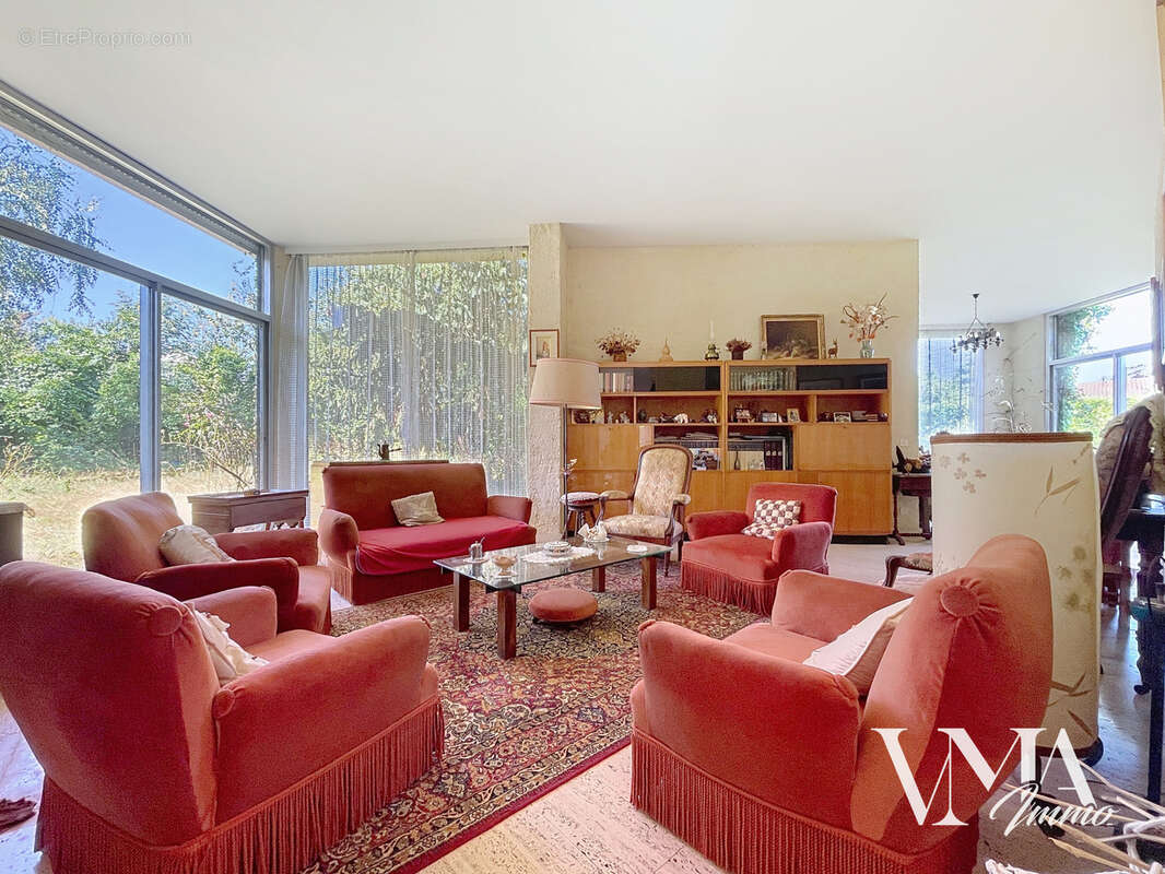 Maison à CHAMPAGNE-AU-MONT-D&#039;OR