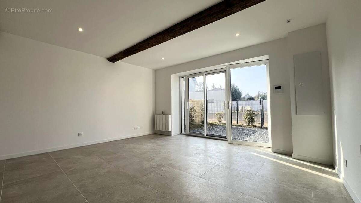 Photo 4 - Appartement à LA TOUR-DE-SALVAGNY