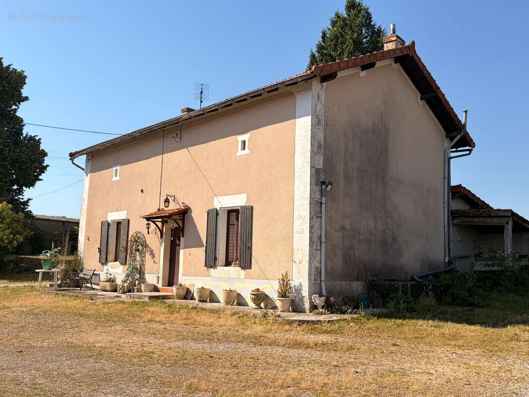 Maison à VOULGEZAC
